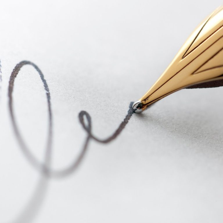 Sentencje-na-grawer-co-wygrawerowac-na-dlugopisie-a-co-na-piorze